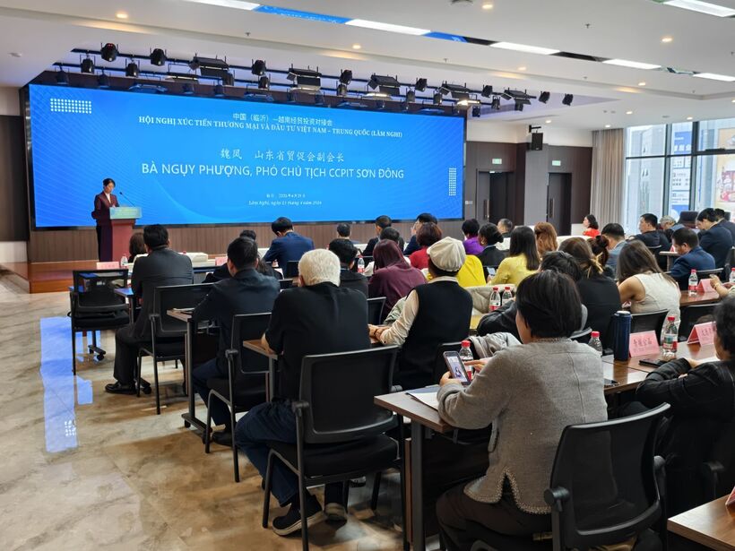 Representatives of the People’s Government of Linyi city, CCPIT Shandong, and the China Chamber of International Commerce