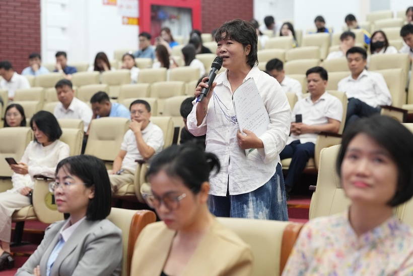 Business representatives proposes and recommends that state agencies support the adoption of e-commerce.