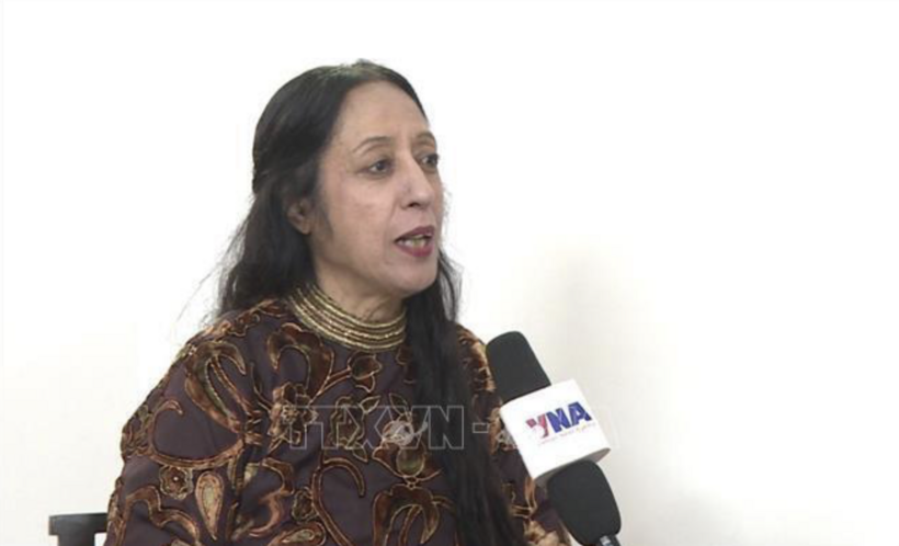 Professor Reena Marwah gives an interview to a Vietnam News Agency (VNA) correspondent. Photo: VNA