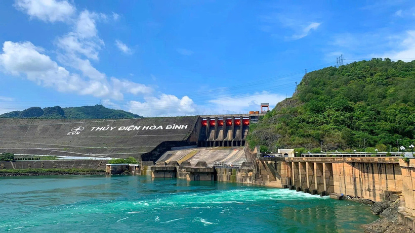 The Ministry of Industry and Trade is seeking feedback on a draft decree on power works protection and hydropower safety, set to replace Decree No.62/2025/ND-CP.