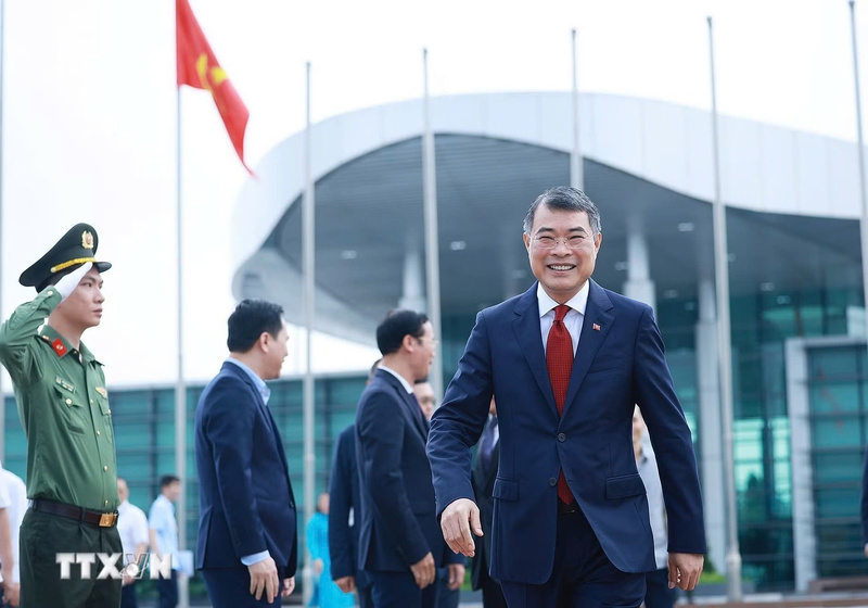 Prime Minister Le Minh Hung departs for the 48th ASEAN Summit in Cebu. Photo: VNA
