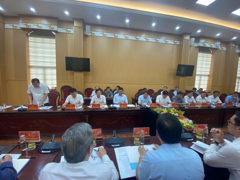 The Ministry of Industry and Trade urges progress in the implementation of key power projects in Ninh Binh. Photo: T.H.