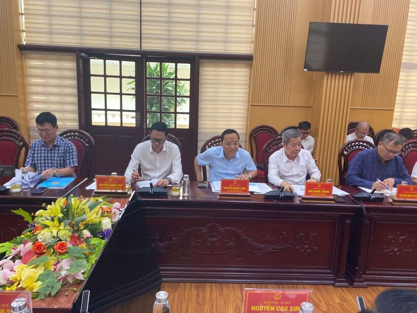 Deputy Minister Nguyen Hoang Long and the Ministry of Industry and Trade delegation. Photo: T.H.