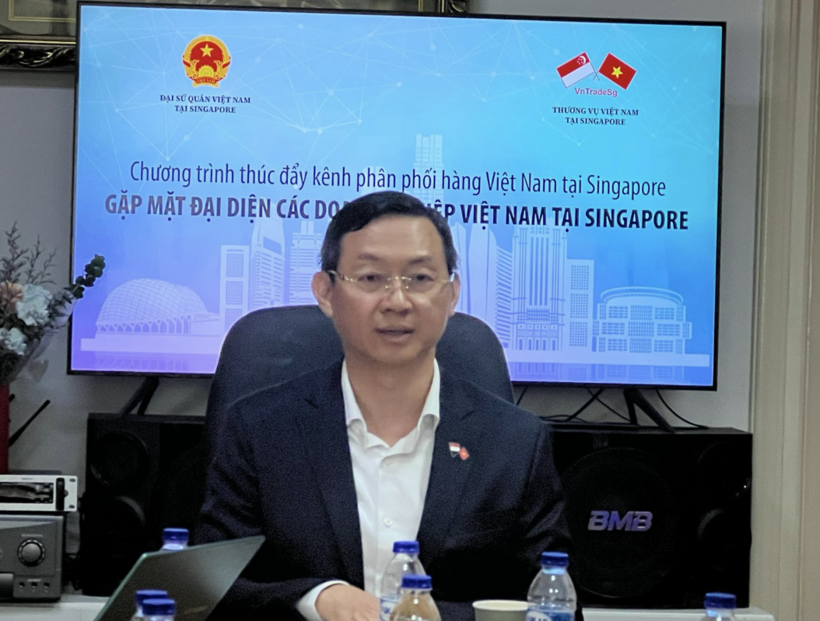 Ambassador Tran Phuoc Anh delivers the opening remarks at the program.