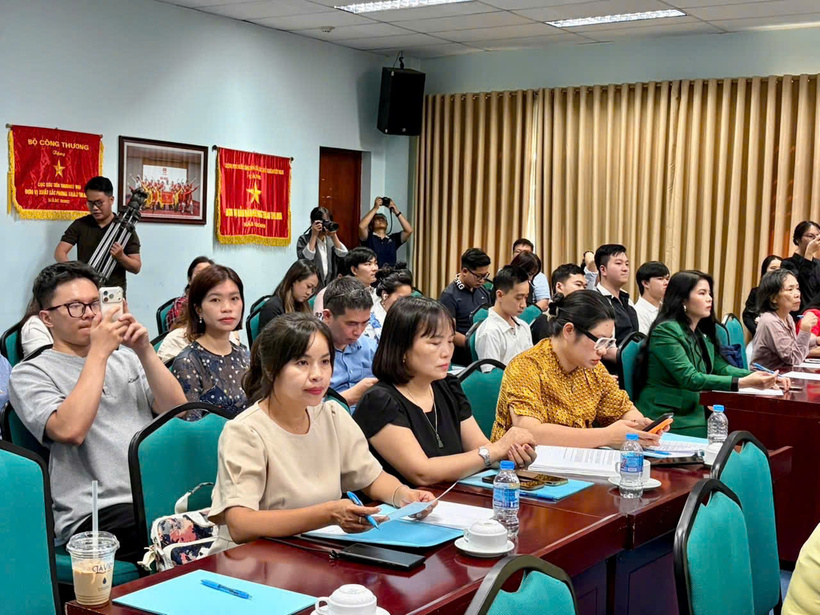 Delegates attend the seminar titled “Opportunities and challenges in developing the United Kingdom market”.