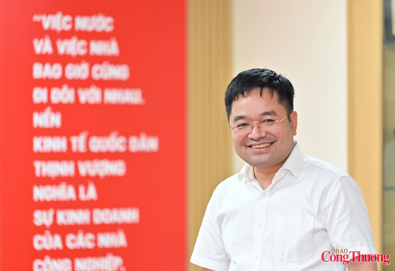 Nguyen Van Minh, Secretary of the Party Committee and Editor-in-Chief of the Newspaper of Industry and Trade, shares the newspaper’s key achievements and transformation orientation in the new development phase. Photo: Nam Nguyen