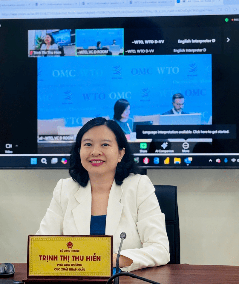 Trinh Thi Thu Hien, Deputy Director of the Agency of Foreign Trade under the MoIT, deliveres a statement updating participants on new developments in Vietnam’s state management of goods origin.
