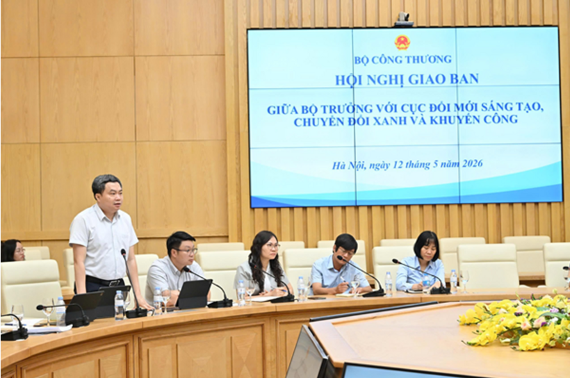 MoIT leader chairs meeting on innovation, green transition, digital shift vision - 3