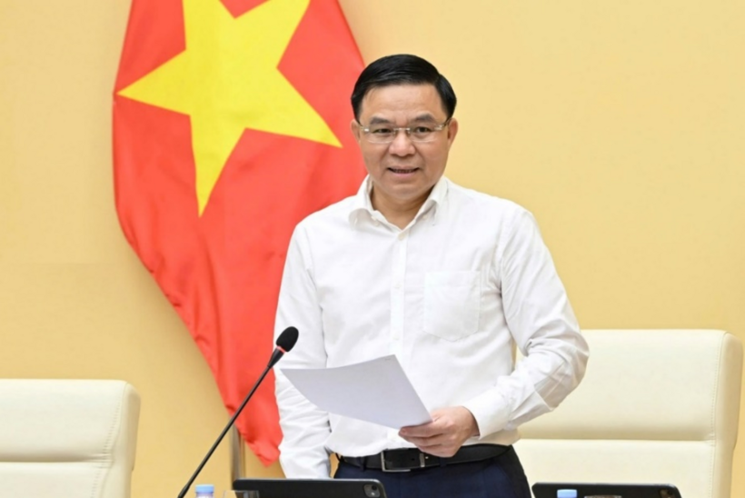 Minister of Industry and Trade Le Manh Hung deliveres at the meeting