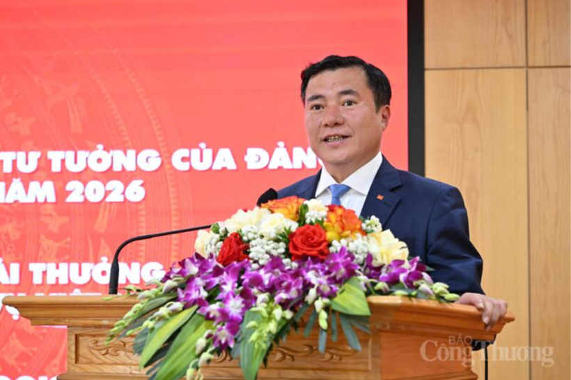 Deputy Minister of Industry and Trade Nguyen Sinh Nhat Tan delivers remarks at the announcement ceremony. Photo: Can Dung