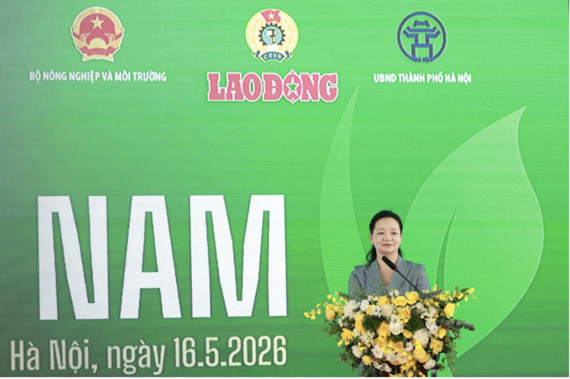 Nguyen Thi Lam Giang, Director of the Agency for Innovation, Green Transition and Industry Promotion, addresses the event.