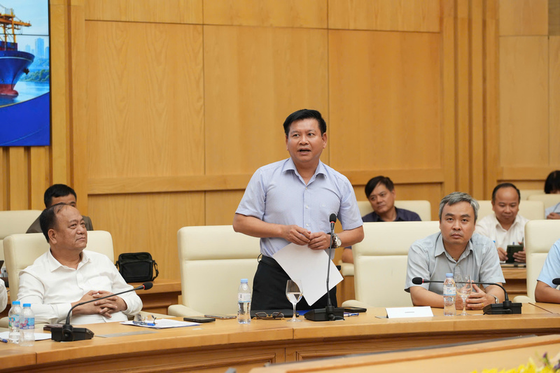 Assoc. Prof. Dr. Dinh Van Chau, Rector of the Electric Power University.