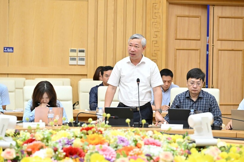 Representatives of several units deliver remarks at the meeting.