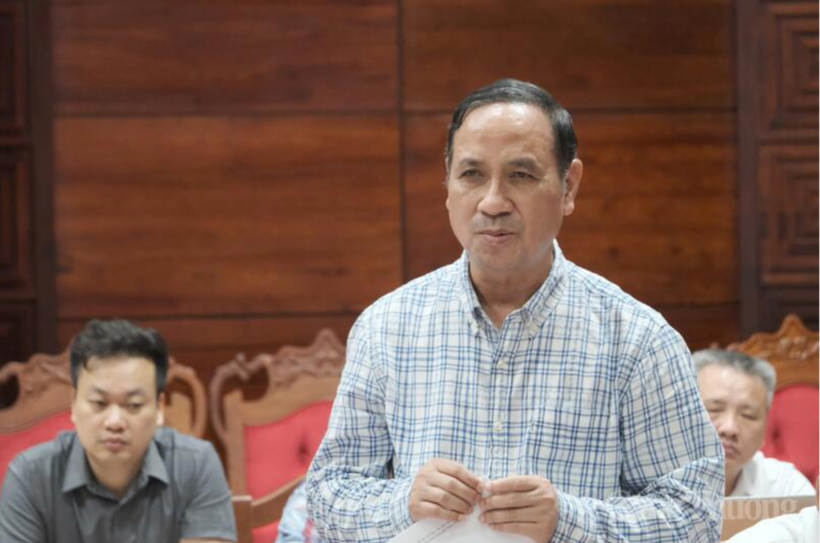 Bui Van Kien, Deputy General Director of the National Power Transmission Corporation, delivers remarks at the working session. Photo: Le Son