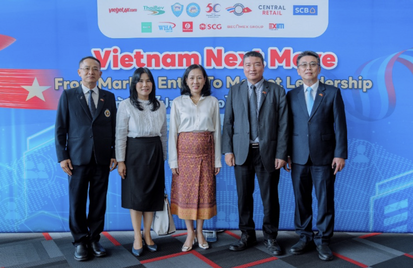 Vietnam Trade Office in Thailand promotes Vietnam’s business and investment environment at Vietnam Next Move. Photo: LHP