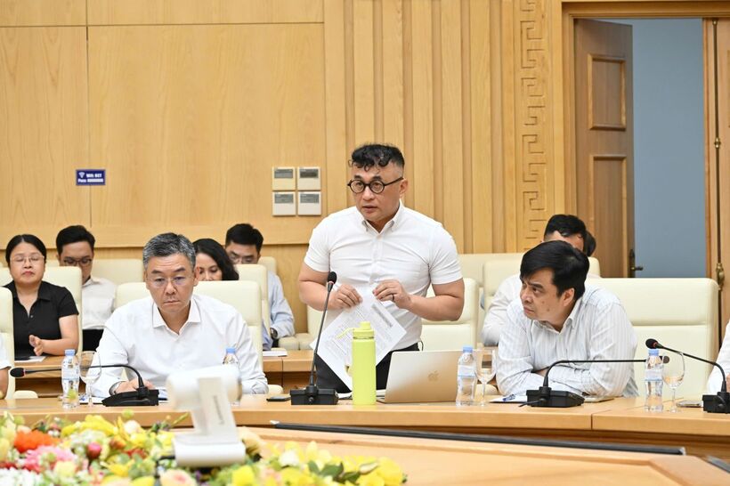 Phan Tu Giang, Deputy General Director of the Vietnam National Industry - Energy Group (Petrovietnam).