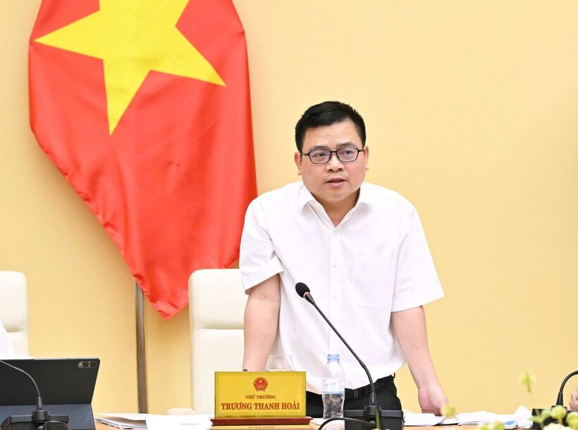 Deputy Minister of Industry and Trade Truong Thanh Hoai addresses the conference.