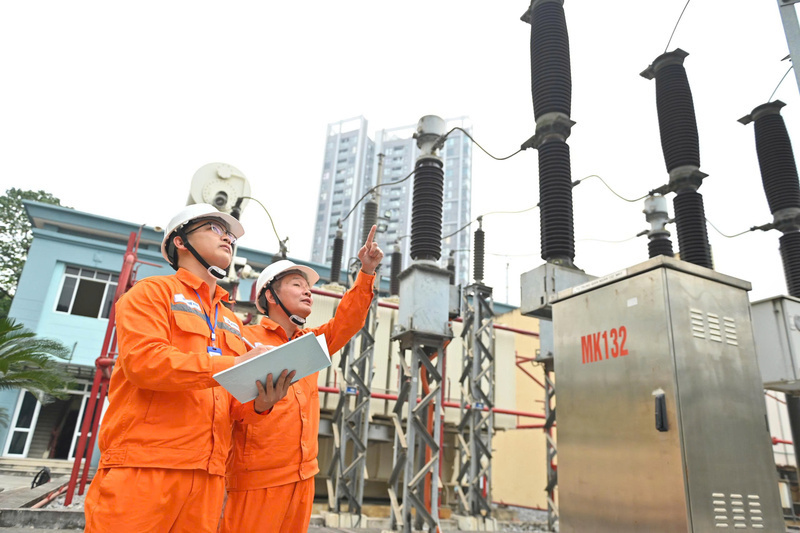 EVNHANOI has not only refrained from implementing rolling blackouts but has also proactively postponed all scheduled power outage plans until June 1, 2026.