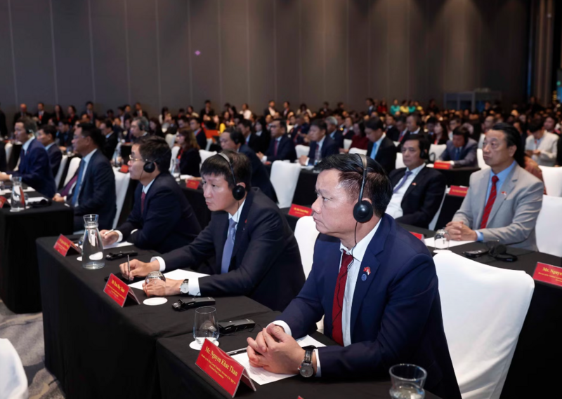 Delegates attend the Vietnam-Singapore Technology Connect Forum. Photo: VNA