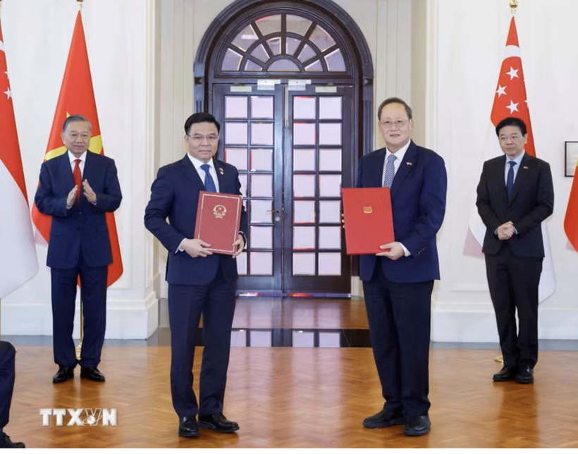 Vietnam - Singapore deepen energy, supply chain ties during high-level visit - 5