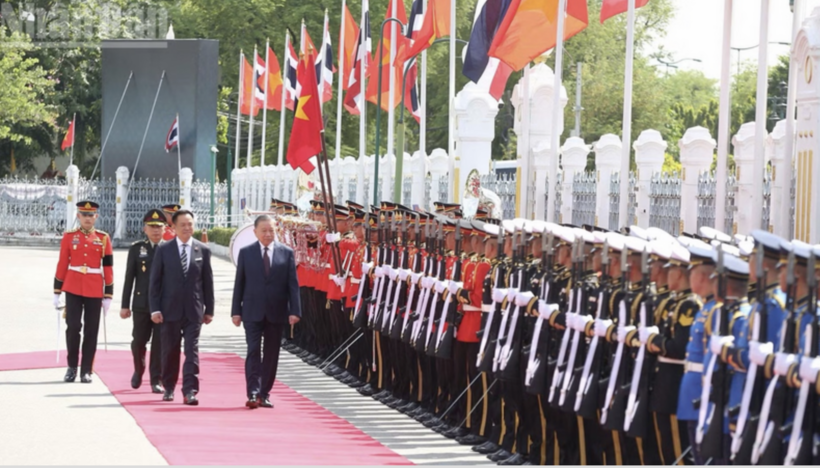 Party General Secretary and State President To Lam and Thai Prime Minister Anutin Charnvirakul review the guard of hornor during the recent state visit. Photo: Minh Thang