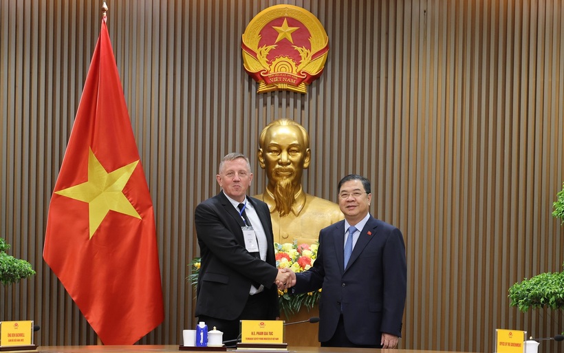 Deputy Prime Minister Pham Gia Tuc and Ben Backwell, Chief Executive Officer of the Global Wind Energy Council (GWEC). Photo: VGP