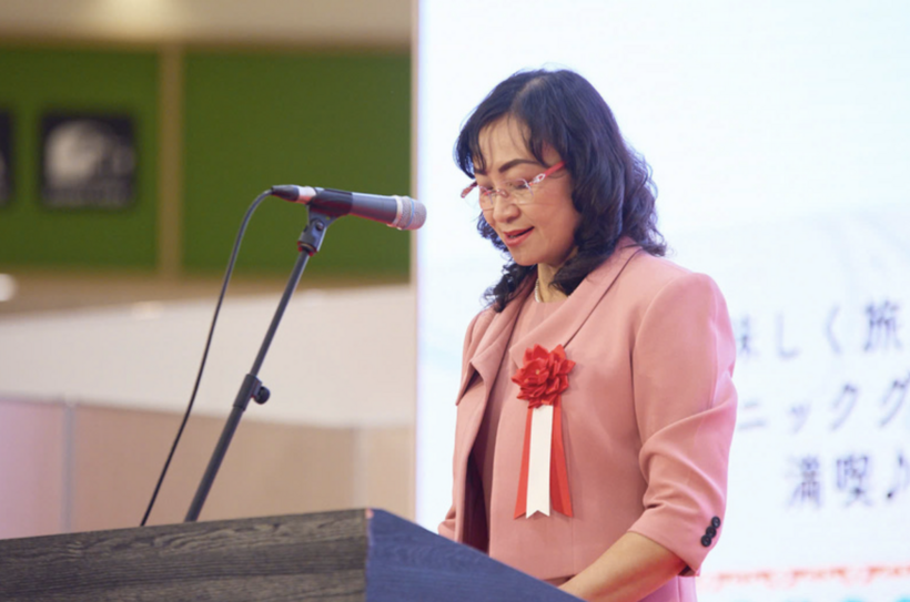 Deputy Minister of Industry and Trade Phan Thi Thang delivers remarks at the event.