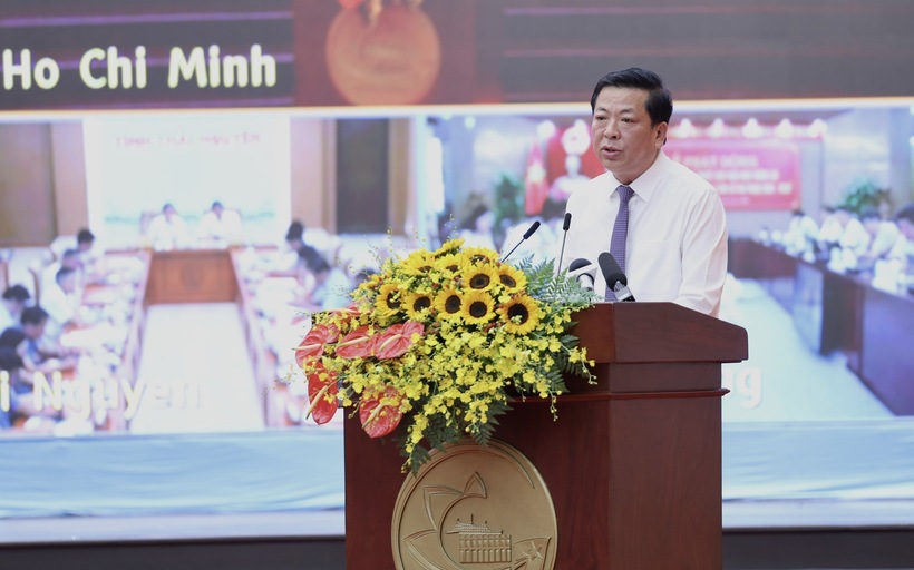 Minister of Construction Tran Hong Minh delivers a speech in support of the emulation campaign. Photo: VGP