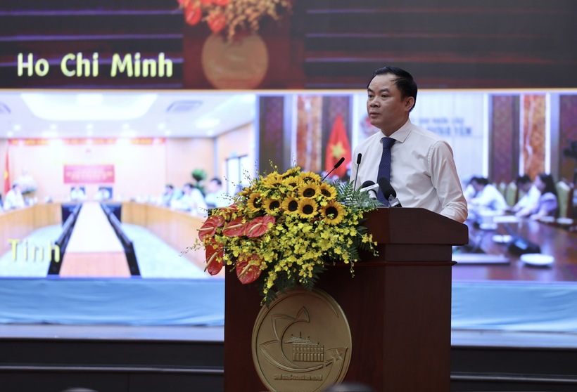 Le Ngoc Son, Chairman of the Members' Council of Vietnam National Industry-Energy Group, representing state-owned enterprises, delivers a speech in support of the emulation campaign. Photo: VGP