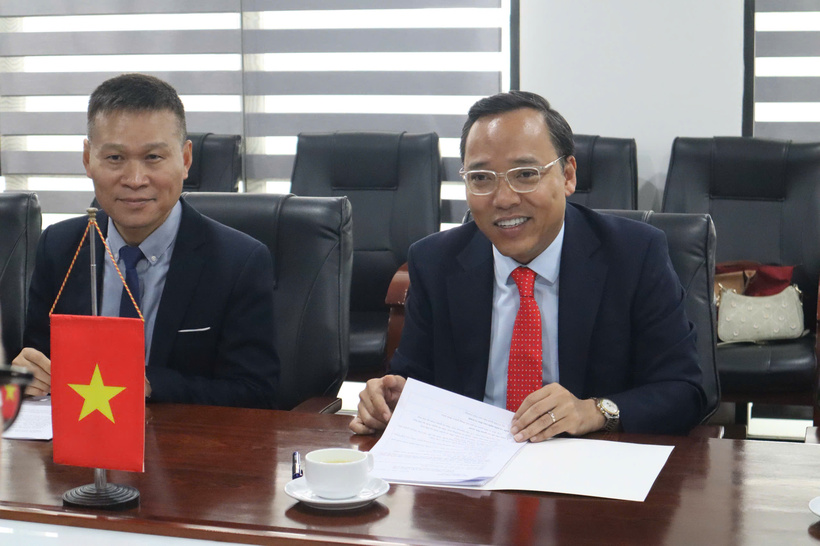 Vietnam and UK deepen economic and energy cooperation - 1