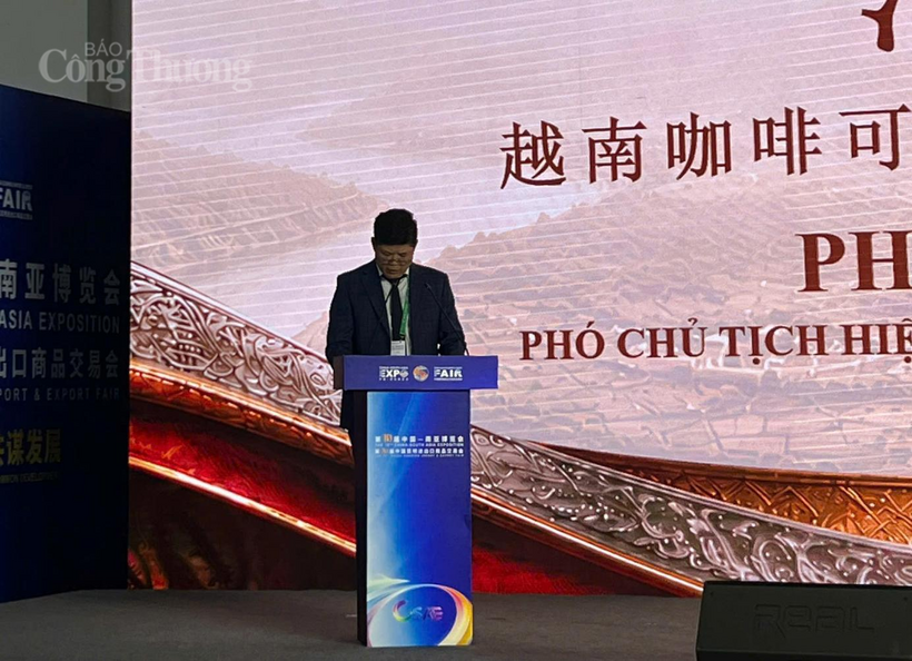 Pham Thang, Vice Chairman of the Vietnam Coffee-Cocoa Association, speaks at the conference. Photo: Vietnam Trade Promotion Agency
