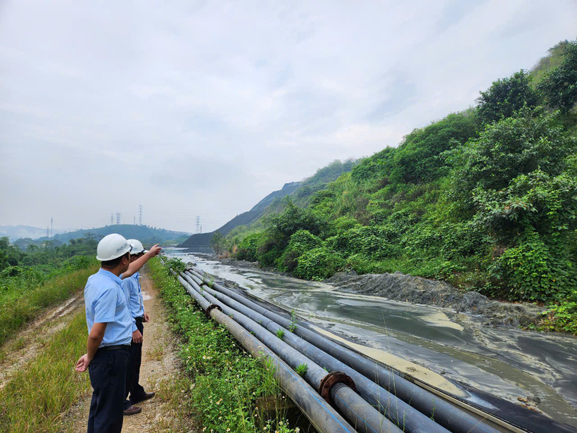 Gypsum waste dump and wastewater collection pipeline system of DAP No.2 Joint Stock Company - Vinachem. Photo: Thu Huong