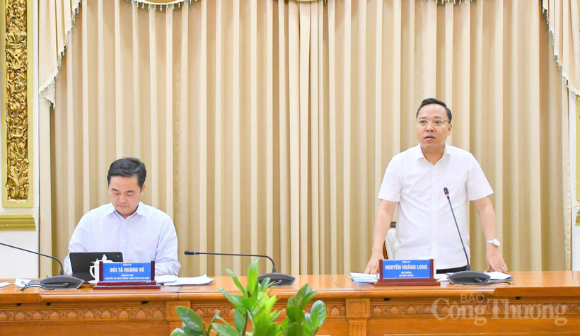 Deputy Minister Nguyen Hoang Long: Ho Chi Minh City must not face power shortages under any circumstances. Photo: Thanh Minh.