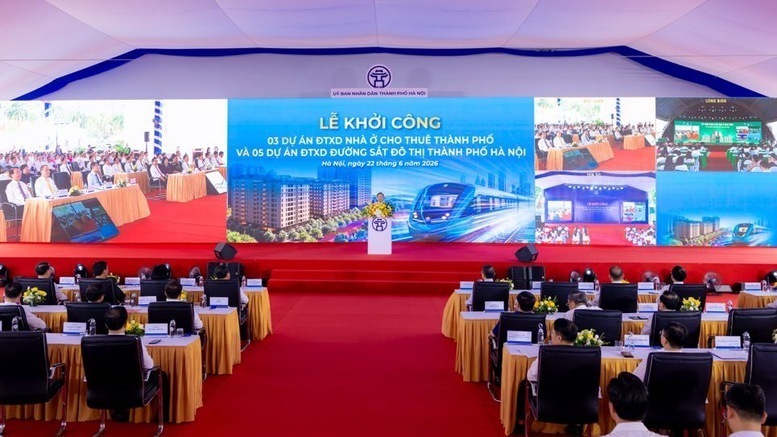 A ceremony marks the simultaneous groundbreaking of five urban railway lines and three rental housing projects in Hanoi. Photo: VGP