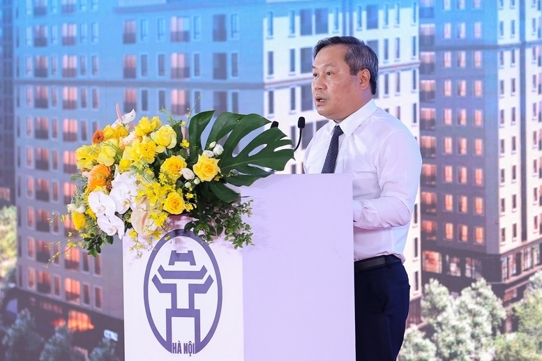 Chairman of the Hanoi People's Committee Vu Dai Thang delivers remarks at the event. Photo: VGP