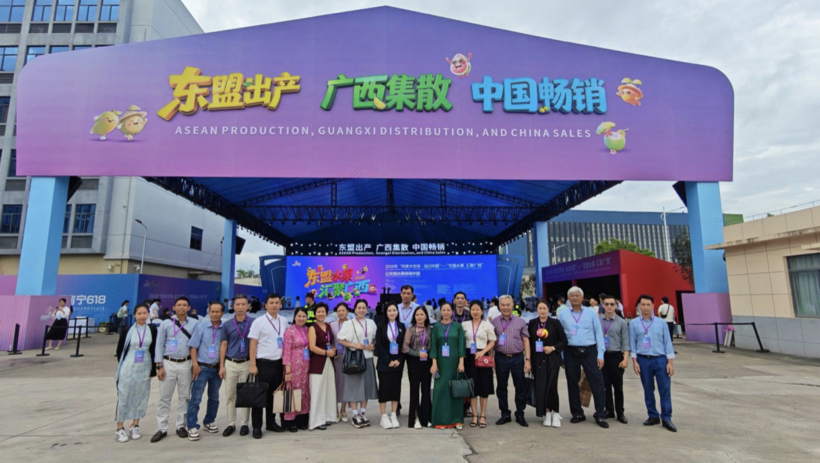 Vietnamese fruit enterprises expanded business connections in Guangxi. Photo: Vietrade