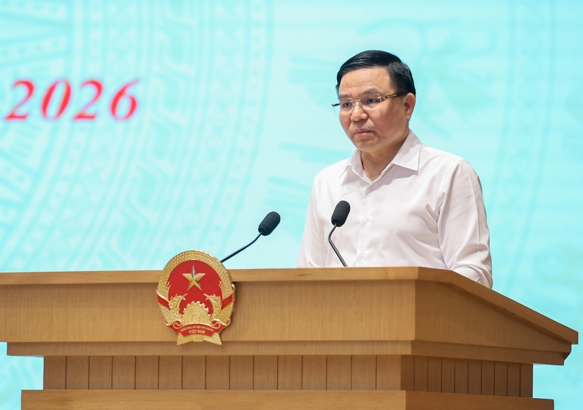 Le Manh Hung, Minister of Industry and Trade, delivers remarks at the meeting. Photo: VGP.