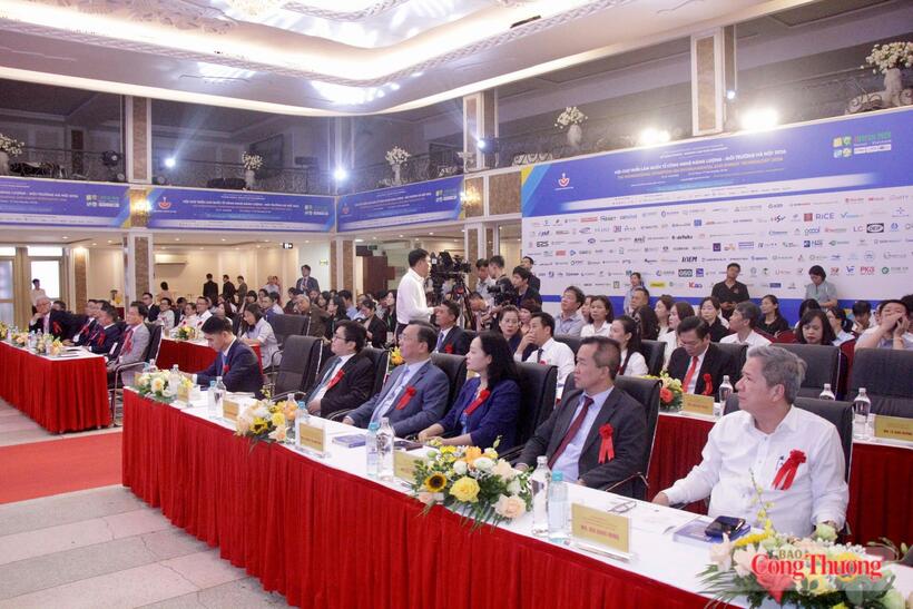 Delegates attend the opening ceremony. Photo: P.C.