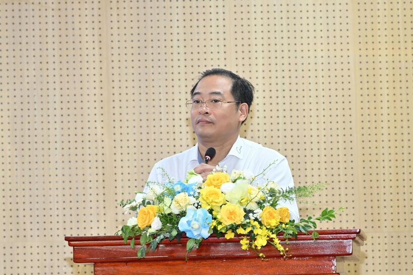 Representatives of industry associations deliver remarks at the conference. Photo: Can Dung
