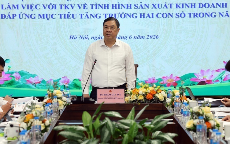 Standing Deputy Prime Minister Pham Gia Tuc holds talks with the Vietnam National Coal and Mineral Industries Group (TKV). Photo: VGP