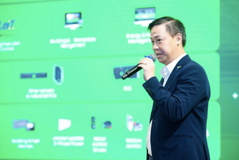 Thai Hoang Quynh, Deputy Director of the Energy Management Business at Schneider Electric Vietnam and Cambodia, speaks at the seminar. Photo: VH