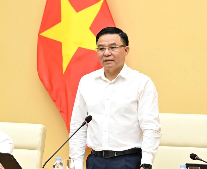 Minister Le Manh Hung delivers concluding remarks at the meeting. Photo: Can Dung