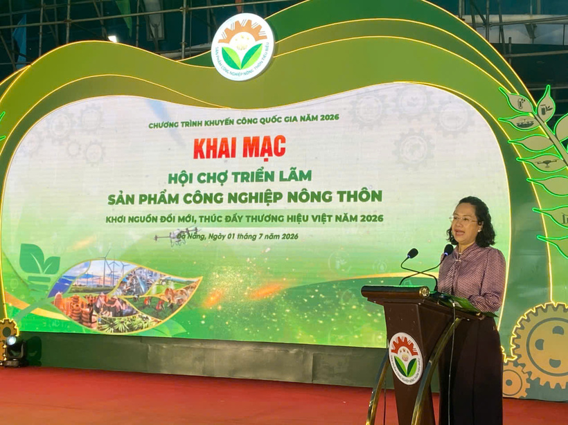Do Thi Minh Tram, Deputy Director General of the Department of Innovation, Green Transition and Industrial Promotion under the Ministry of Industry and Trade, delivers remarks at the event.