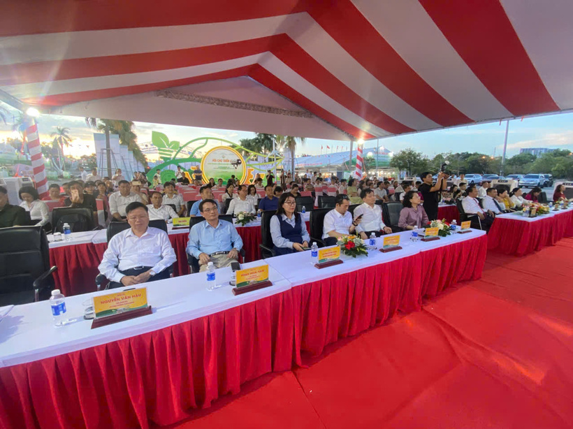 Delegates attend the event.