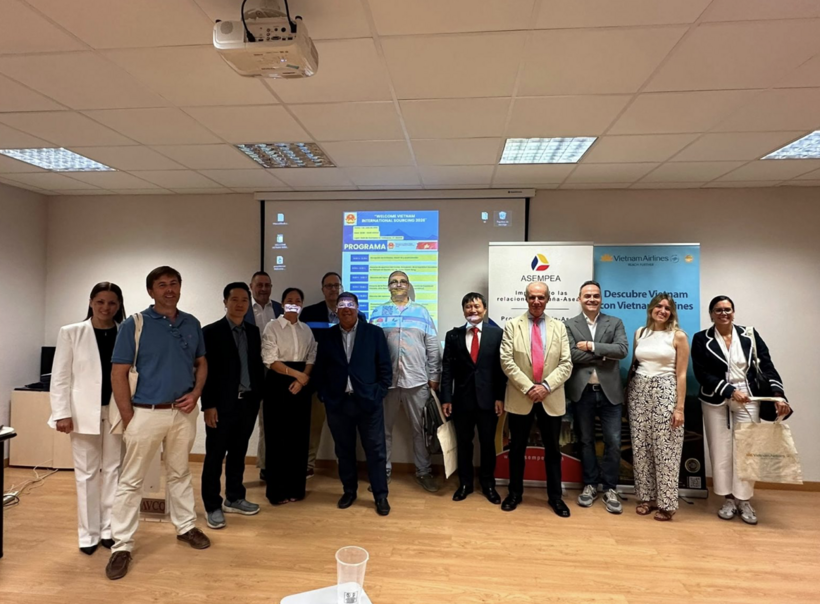 Vietnam boosts economic engagement with Spanish enterprises - 2
