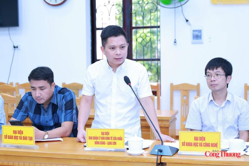 Representative of the Management Board of Dong Dang - Lang Son Border-Gate Economic Zone. Photo: Quynh Trang