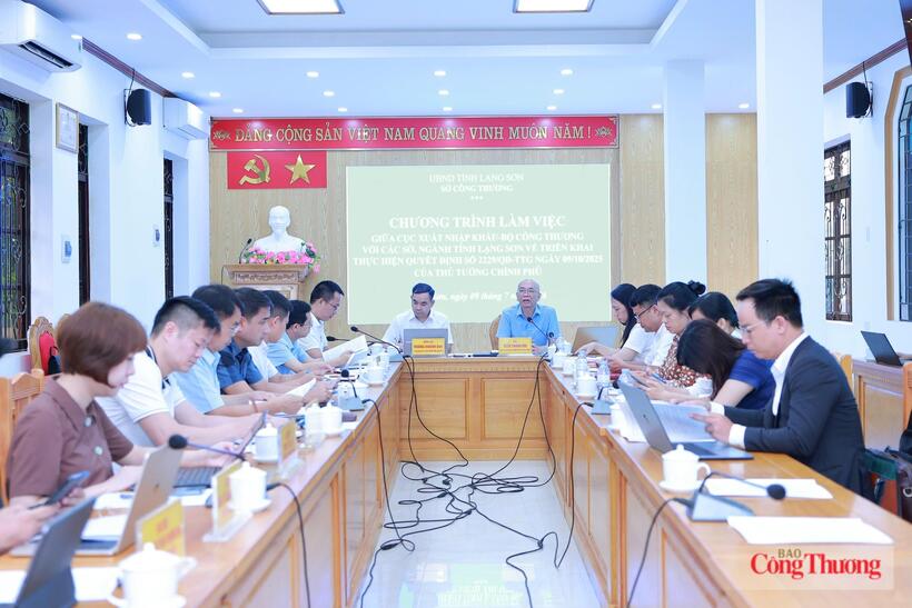 Agency of Foreign Trade holds talks with departments, sectors and enterprises of Lang Son province to assess the implementation of Decision No. 2229/QD-TTg of the Prime Minister on the Strategy for Vietnam's Logistics Service Development for the 2025-2035 period, with a vision toward 2050. Photo: Quynh Trang