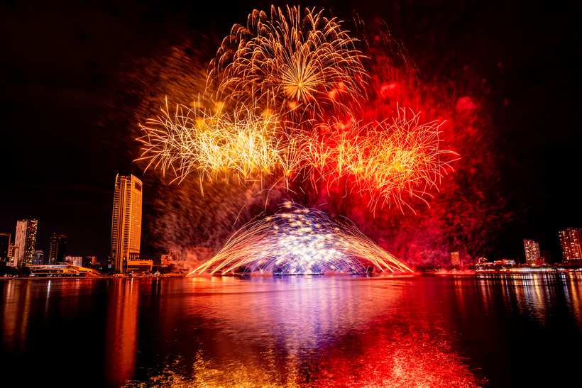 Team China's fireworks display, inspired by Da Nang's iconic bridges, impressed audiences during the grand finale.