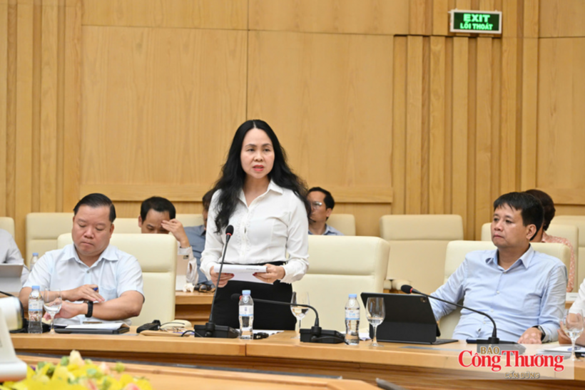 Le Hoang Oanh, Director of the Vietnam E-commerce and Digital Economy Agency (iDEA).