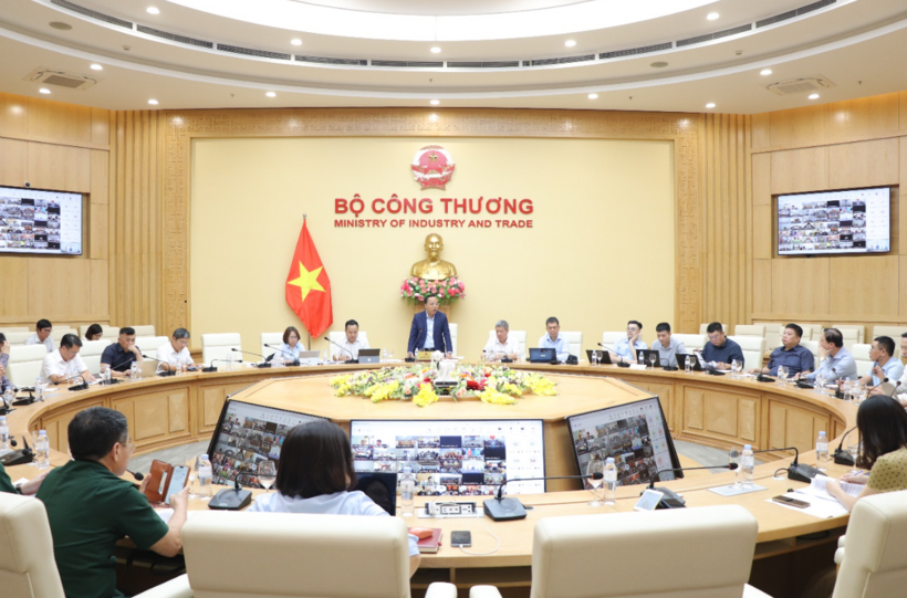 The meeting is attended by representatives of ministries, sectors and localities, as well as leaders of the Ministry's departments, agencies and functional units.
